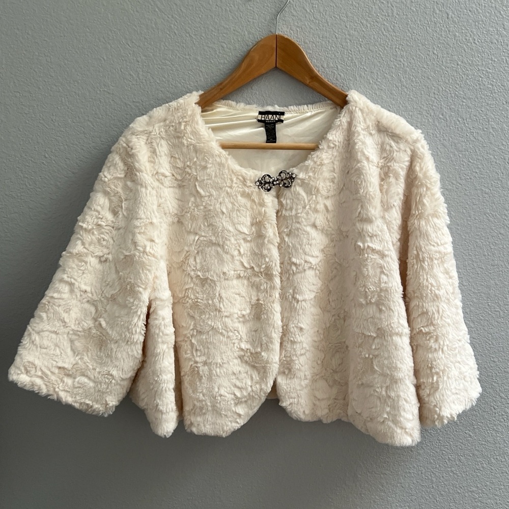 Cream Faux Fur Cropped Jacket w Rhinestone Clasp
